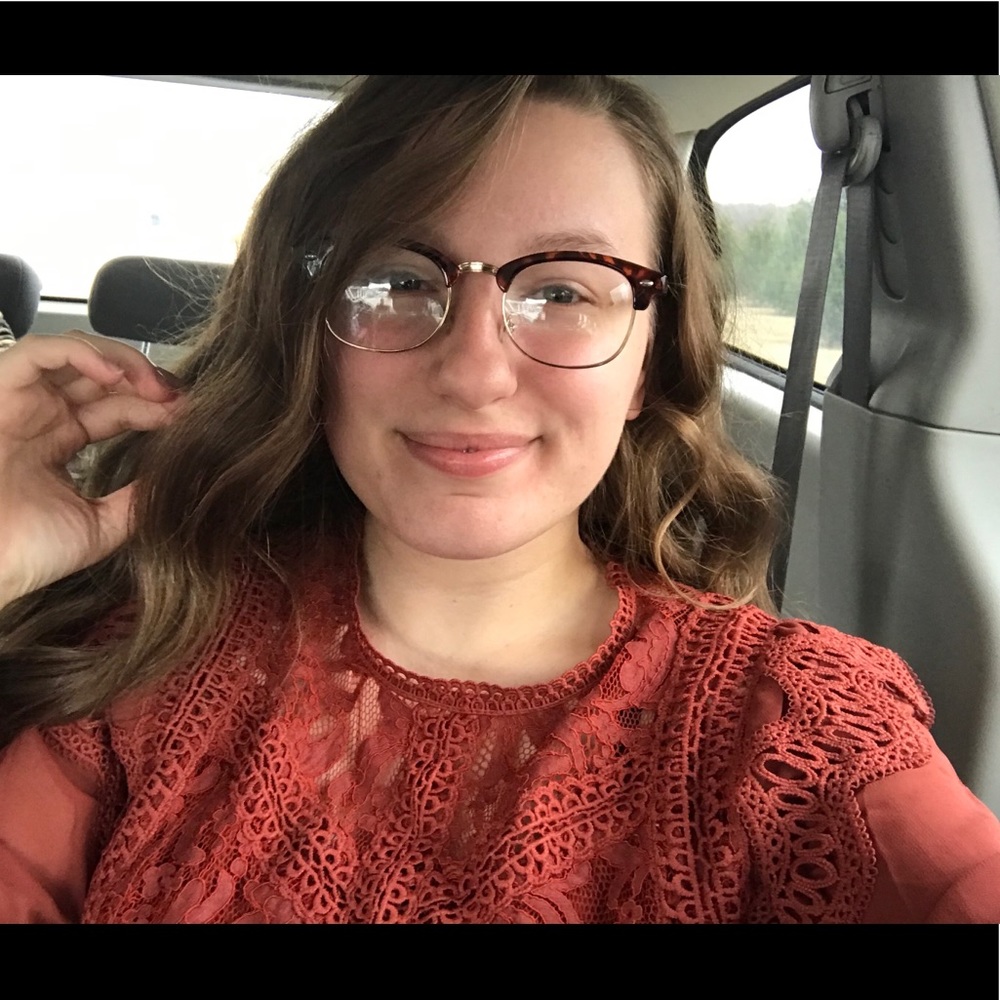 Meet your Posher, Hannah